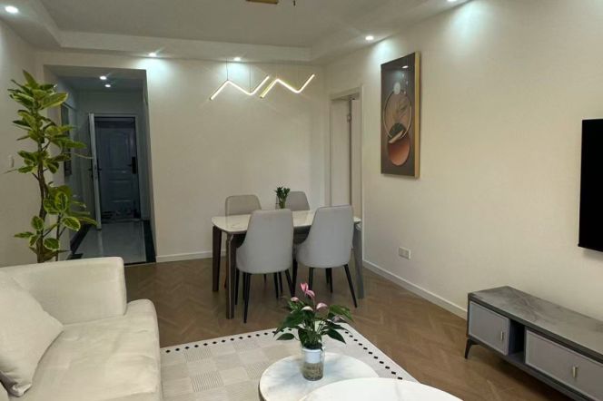Spacious 1br 2lr/elevator/double south/floor heating/2 mins walk to Jiaotong uni@L10/11