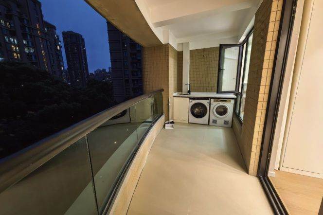 Modern decoration 3brs with floor heating beside the biggest park in Shanghai 