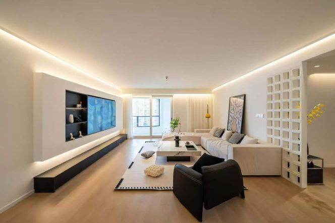 24k Gubei 3Br 2Bathr with big open balcony Nr Hongqiao Rd.line3/4/18
