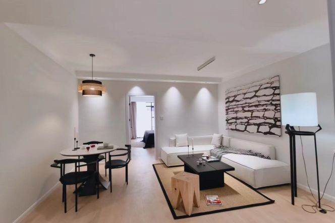 11k clean 2Br with courtyard nr Damuqiao Rd.line4/12