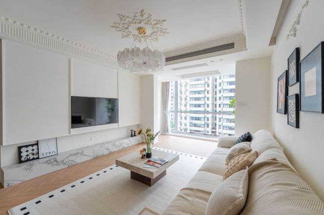Xujiahui Light‑French Style 2‑Bedroom Bright Apartment