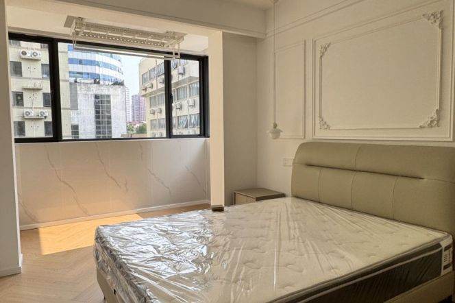 Big 3Br-2bathr 130Sqm + great sunshine /Next to L2&11 Jiangsu Rd/Good Compound