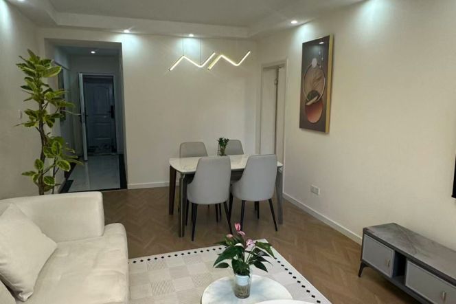 Spacious 1br 2lr/elevator/double south/floor heating/2 mins walk to Jiaotong uni@L10/11