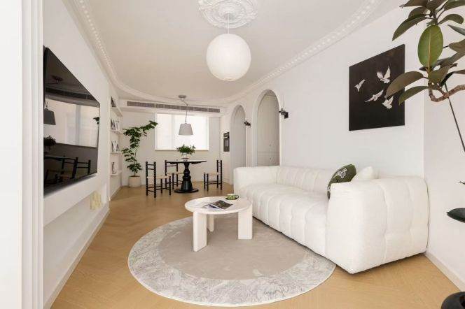 Elevator 2-bedroom apartment, Caoxi North Road, 2 mins walk to Line 1/9/11 Xujiahui Station