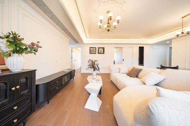 4 Brs, 2 Baths, Floor heating/Central ac/Oven/Dish washer, 180 sqm @ Madang metro L9&13