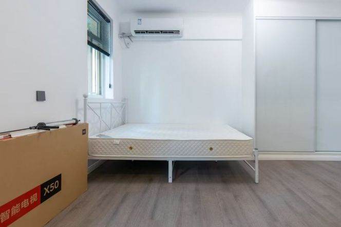 Cozy 1Br @ L10 SH library @ Hunan rd/Wukang rd