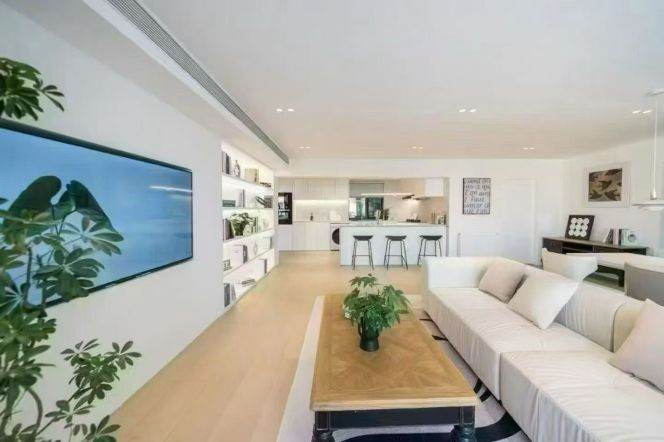 Jiangning/Changshou Rd wall heating large 4brs apt wt balcony;L13