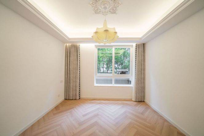 brand new 4brs floor heating brand new furniture in Gubei 36K