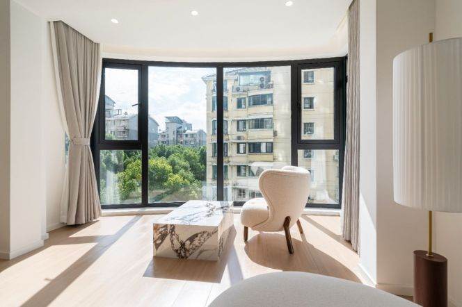 3 Brs, 2 Baths, Floor heating/Central ac/Dish washer, 150 sqm @ West Yan’an metro L3&4