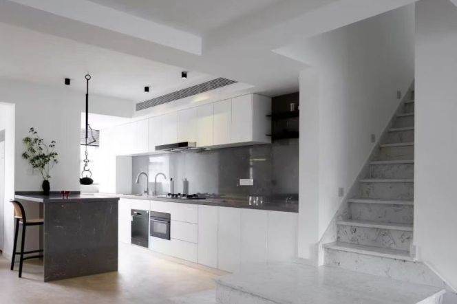 modern duplex 3 brs on Xin hua road near line 3,4 and close to Zhong shan park Hongqiao