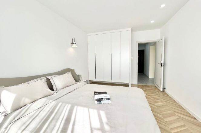 changshou rd elevator 2BR/living room@L7/13/3/4