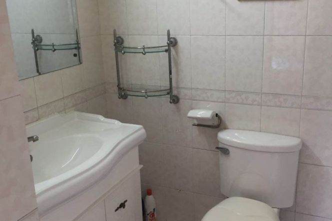 Private bathroom Jiaotong university 10/11 hong qiao lu 10/3/4 DHU