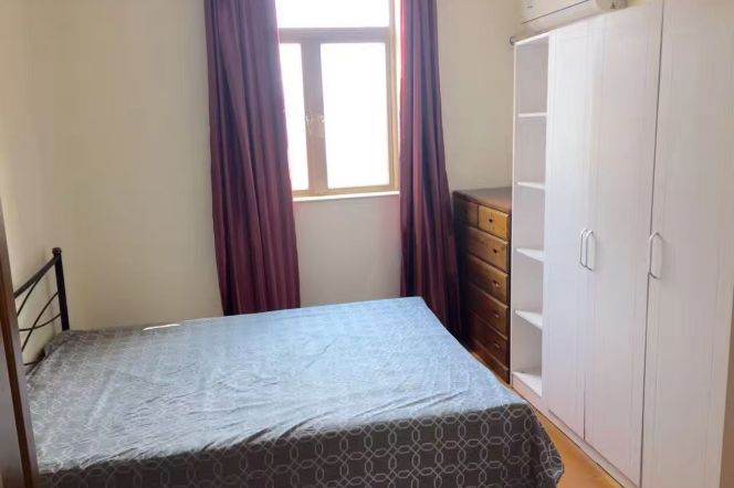 Private bathroom jiang Su Lu 2/11 1 stop to Jiaotong university zhong Shan park 2/3/4