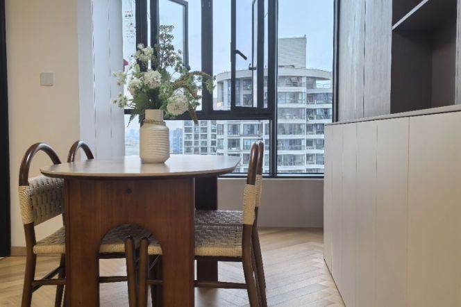 18k Nice 3Br 2Bathr with floor heating close to The Suzhou River Nr Zhenping Rd.line3/4/7