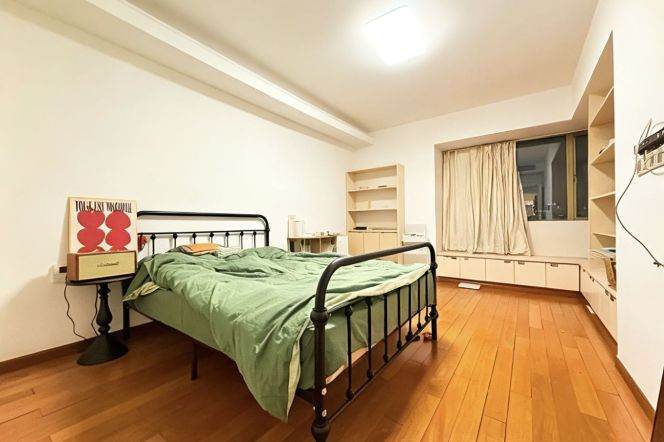 Loushanguan rd/2br 2lr 2baths/big living room/130 sqm/elevator,@L15/2