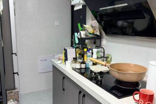 Zhongshan park/spacious 1br 1lr/great value/separate living room,@L2/3/4