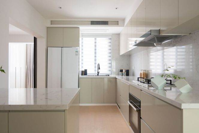 modern big 3brs plus study floor heating modern furniture near Xujiahui line 1,9,11
