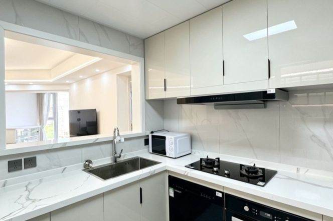 3 Brs, 2 Baths, Floor heating/Dish washer/Gym/Swimming pool, 130 sqm @ Shuicheng metro L10