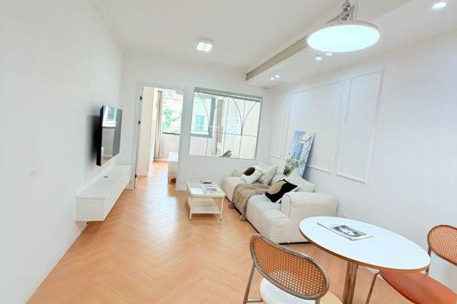 Newly Renovated 1Br/2Lr/1Bt Close to L2/3/4 Zhongshan Park Station 