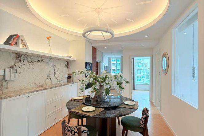 3 Brs, 2 Baths with Open Balcony/Floor heating/Oven/Dryer, 150 sqm @ Zhaojiabang metro L7&9