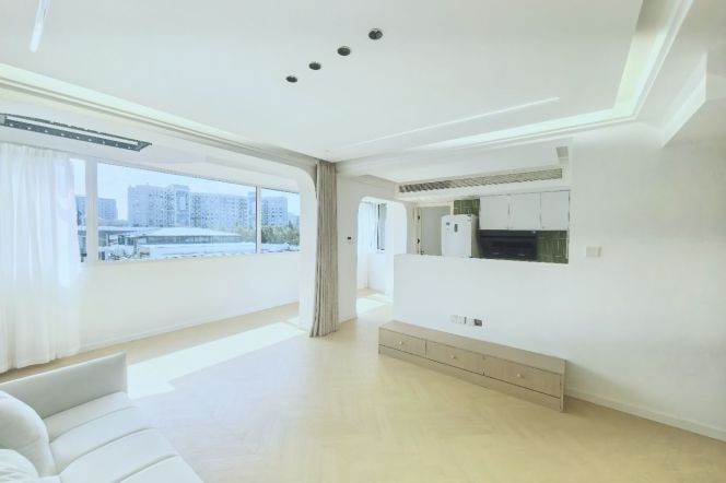 3 Brs, 2 Baths, Floor heating/Central ac/Bathrub/Dryer, 130 sqm @ Shuicheng metro L10