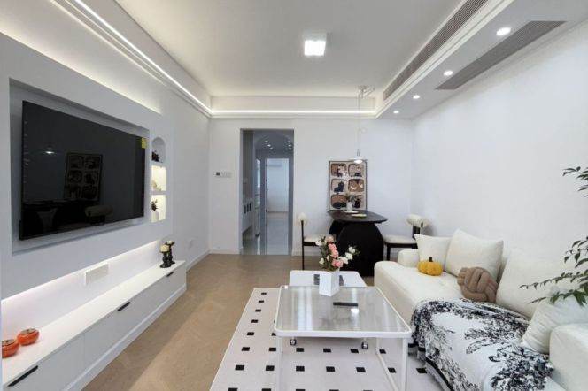 Newly Renoavted 1Br/2Lr/1Bt Close to L3/4/10 Hongqiao Rd Station 