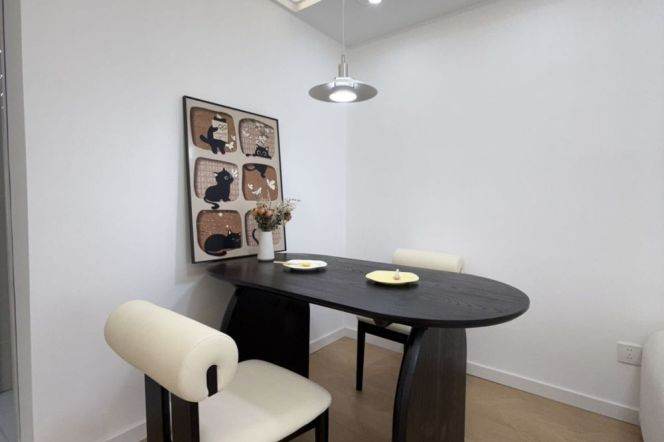 Newly Renoavted 1Br/2Lr/1Bt Close to L3/4/10 Hongqiao Rd Station 
