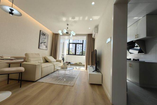 zhongshan park elevator 1BR/big living room@L2/3/4