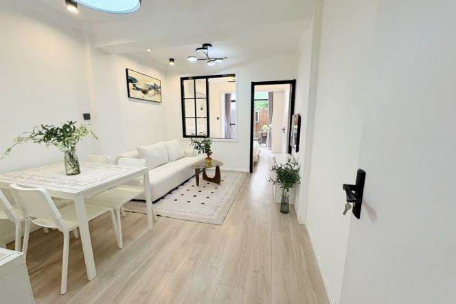 Nice yard 1Br/1Lr/1Bt apt nr Jiangsu rd,M2/11