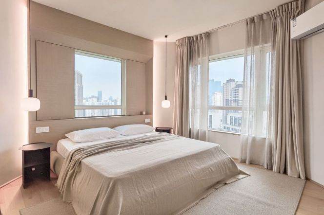 Modern 3br high-rise with Balcony @Jing'an     Q2082
