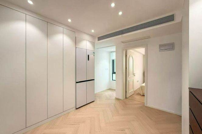 West Nanjing rd/modern 1br 2lr+cloakroom/Nice compound/elevator,@L13/12/2
