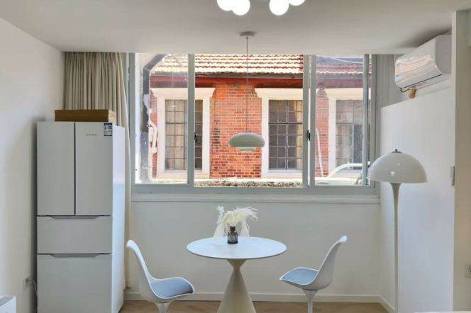 Elegant 1br/1lr @west Nanjing rd sta 7k