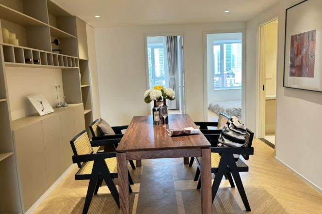 Spacious 3BR 160sqm w/Balcony&City View nr Jing'an Temple