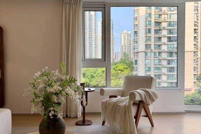 3 Brs, 2 Baths, Floor heating/Central ac/Oven/Dish washer, 150 sqm @ Zhongtan metro L3&4