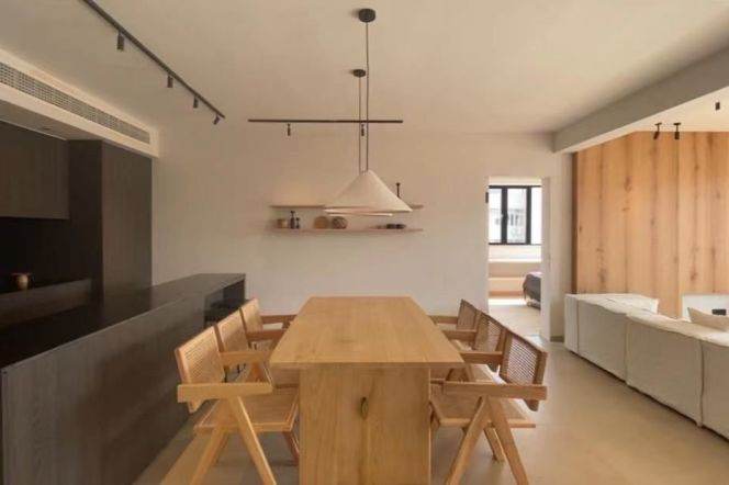 3+1 Rooms, 2 Baths, Open Balcony/Floor heating/Central ac/Oven, 170 sqm @ West Nanjing metro L2