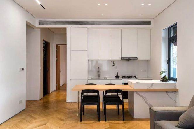 Sun-drenched Old House 3BR 2BA 150m² nr Jing'an Temple