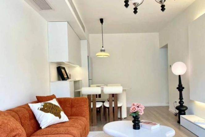 Excellent 2bedrooms apt with central AC near Line4 & 10Hongqiao Rd