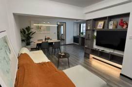 Nice 3brs/2baths & elevator/oven @Changshu Rd & Line 1/7