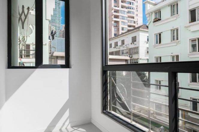 Elegant Balcony Flat 2br/1bt nigh West Nanjing Road