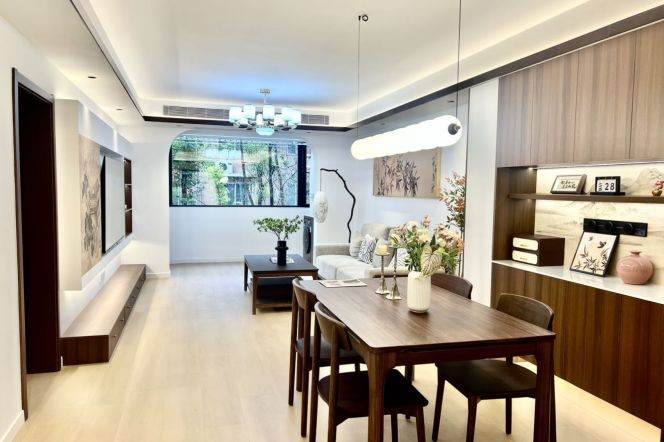 3 Brs, 2 Baths, Floor heating/Central ac/Oven/Dish washer, 130 sqm @ Shanghai railway station L3,4&1