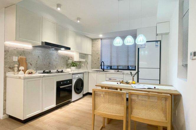 Elevator Spacious 1Br/2Lr/1Bt+Walk-in Closet@L10 Shuicheng rd&L2 Weining Rd Station 