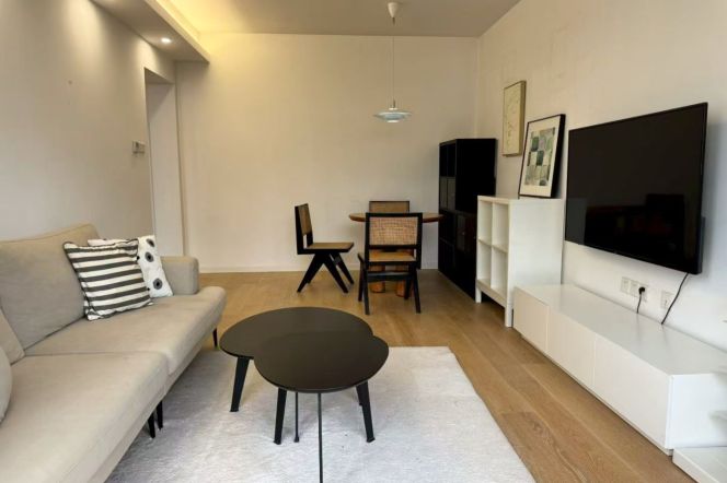 Longde rd/elevator 1br 2lr/spacious&cozy/central AC/bright room,@L11/13