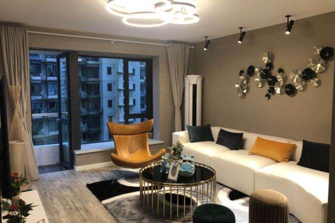 3 Brs, 2 Baths, Open Balcony/Floor heating/Oven/Dryer, 160 sqm @ Wuning metro L13