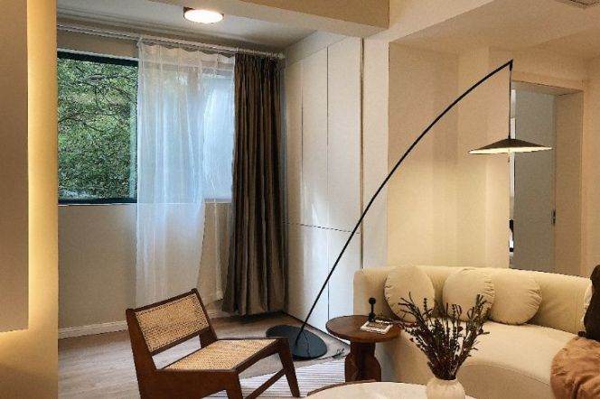 1BR with elevator, Zhongshan West Road, 3-min walk to Line 3/4/9 Yishan Road Station