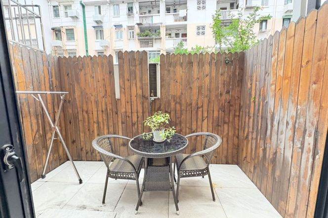 Nice yard 1Br/1Lr/1Bt apt nr Jiangsu rd,M2/11