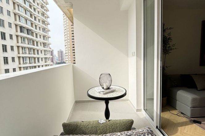 Spacious 3BR 160sqm w/Balcony&City View nr Jing'an Temple