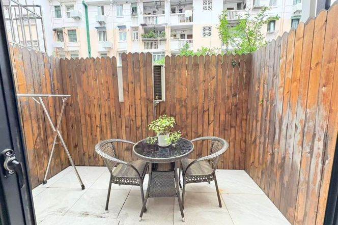 Modern 1br/2living & private backyard @Jiangsu Rd & Line 2/11