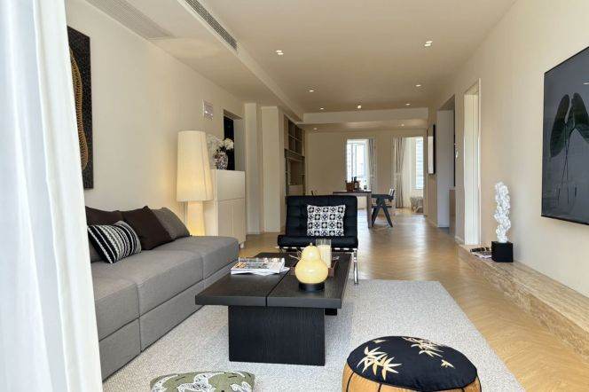 Spacious 3BR 160sqm w/Balcony&City View nr Jing'an Temple