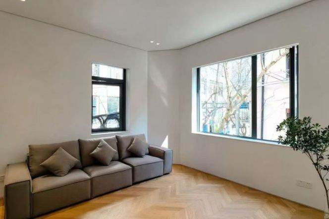 3 Brs, 2 Baths, Floor heating/Central ac/Oven, 150 sqm @ Jingan Temple L2&7