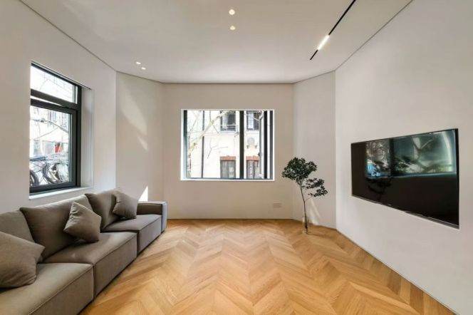 Sun-drenched Old House 3BR 2BA 150m² nr Jing'an Temple